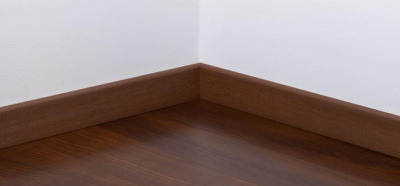 Плинтус Tarkett Ясень коньяк (80x20)