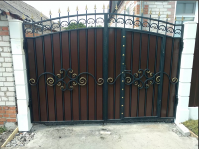 Кованые ворота МПА со встроенной калиткой