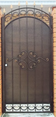 Кованые калитки ОСАТ 15-52 зашитая листом
